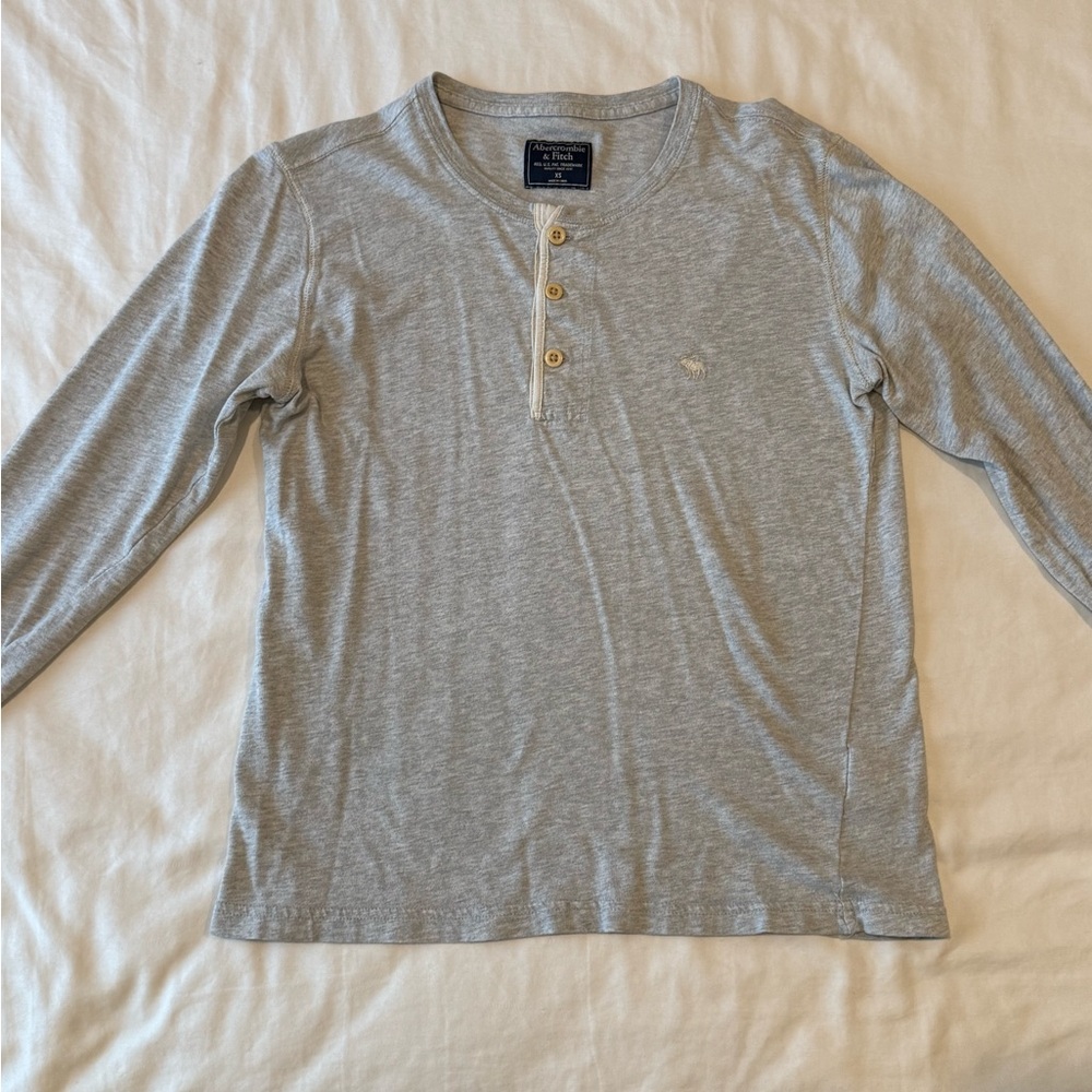 Abercrombie & Fitch Gray Long Sleeve Henley Shirt